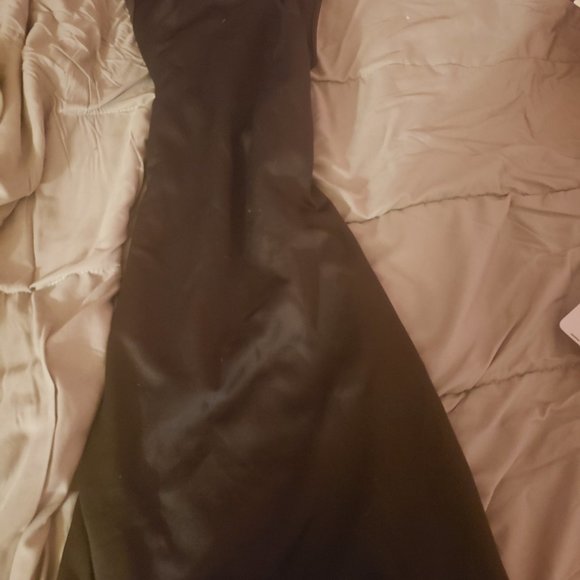 clothes - Picture 7 of 16